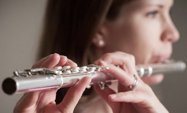 flute-lessons-low-saturation